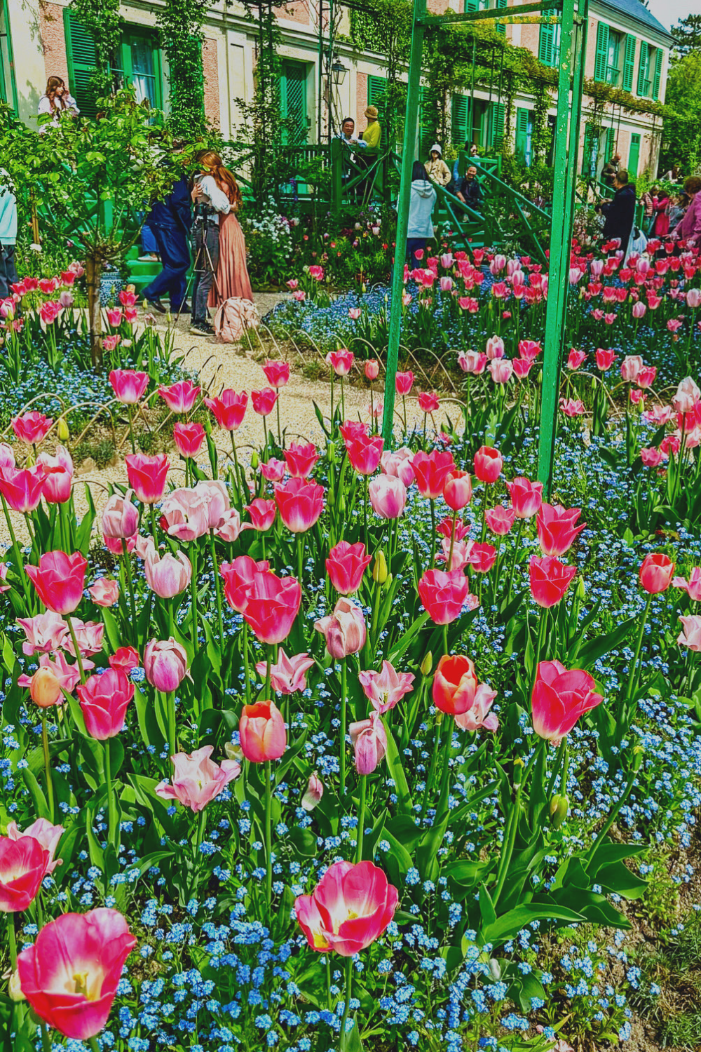 maison monet gardens in Paris parks spring season